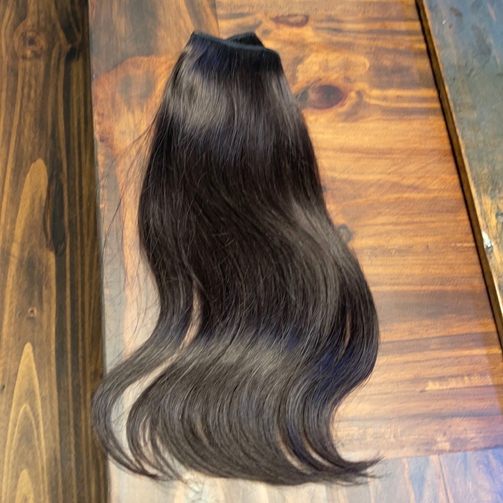 Halocouture Extensions color 1B 16’